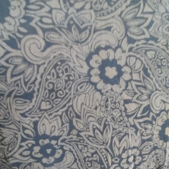 Liz Claiborne 3/4 sleeve print top - Picture 5 of 7